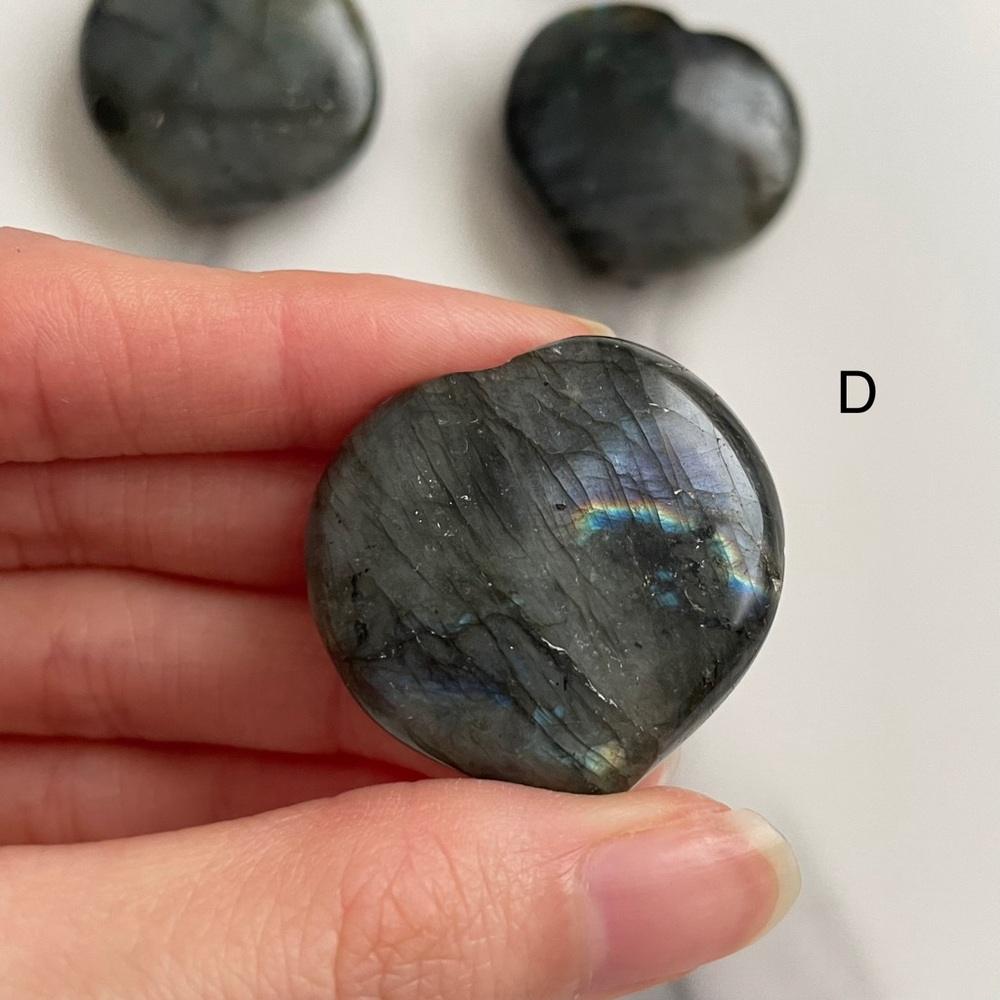 Mini Labradorite Heart - Picture 6 of 9